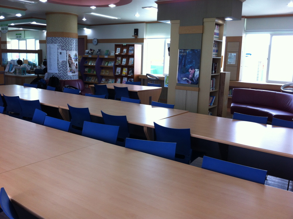 남춘천중 도서관 사진